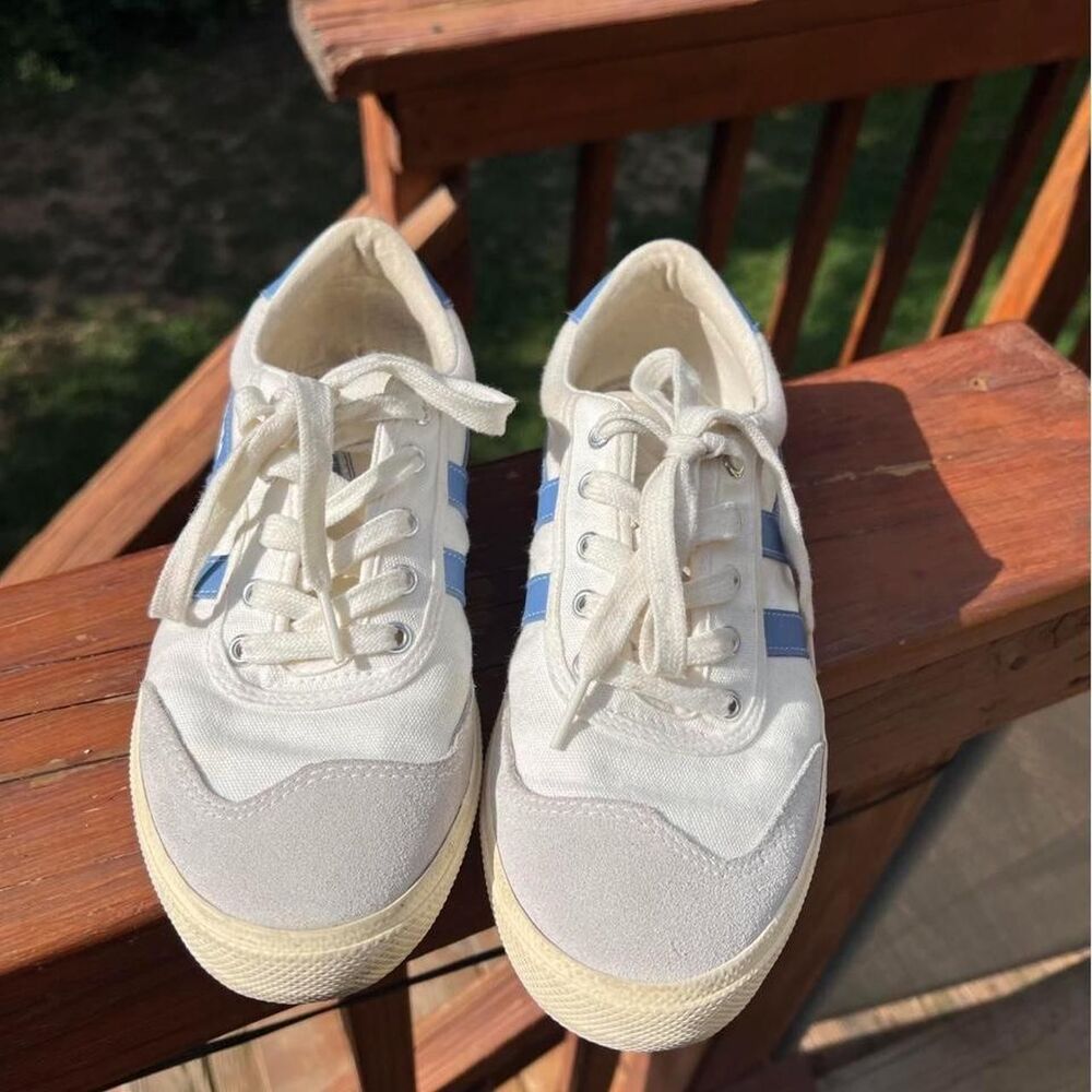 Gola Badminton Women's 8 White Blue Casual Travel Low top Sneakers